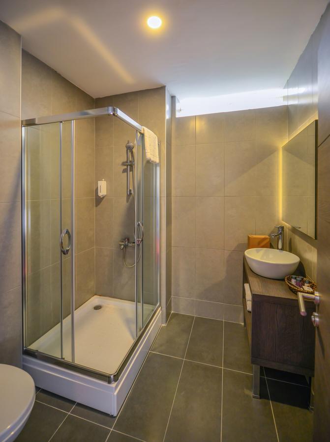 A11 Hotel Atasehir Istanbul Exteriör bild
